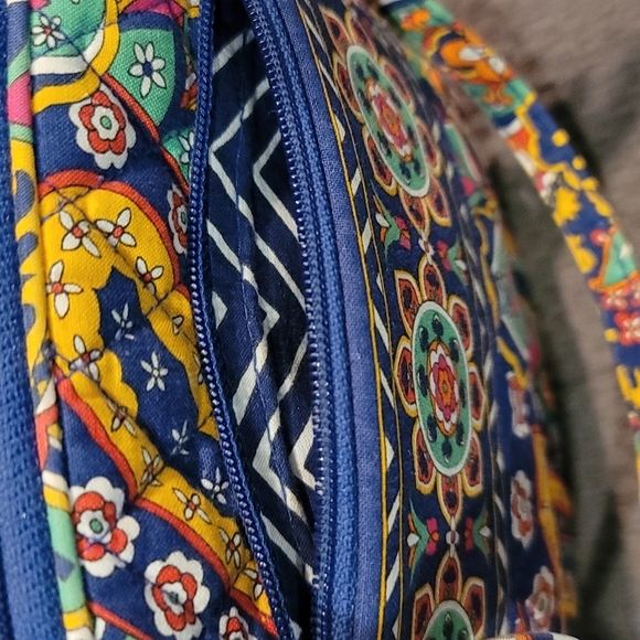 EUC Vera Bradley Small Crossbody Venetian Paisley Pattern - Picture 7 of 9